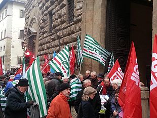 inps-di-firenze-pensionati-in-presidio