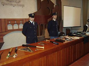 a912151918-perquisizioni-nelle-sedi-della-destra-toscana