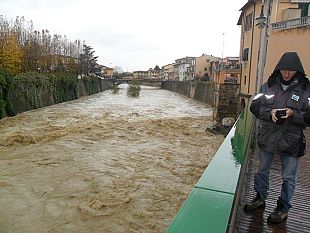 b211291407-in-toscana-continua-a-piovere-prorogata-emergenza-precauzioni-per-i-ponti