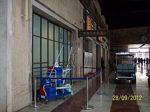 b210031506-polizia-ferroviaria-a-firenze-spostata-nel-magazzino-delle-scope
