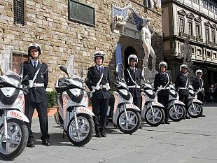 polizia-municipale-di-firenze-compleanno-con-170-candeline