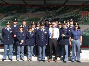 a910131645-agenti-di-polizia-all-autodromo-del-mugello