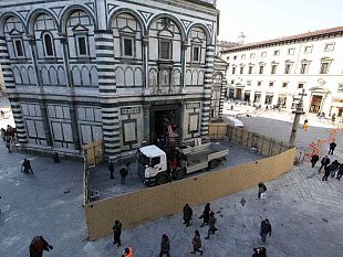 b302281842-smontata-la-porta-nord-del-battistero-di-firenze