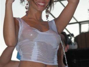 a709121402-miss-maglietta-bagnata-c-e-anche-una-23anne-di-firenze-tra-le-finaliste