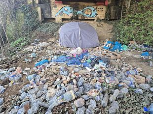 sopralluogo-di-forza-italia-alla-baraccopoli-di-via-pistoiese