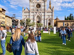 piazza-santa-croce-per-tre-giorni-diventa-un-grande-giardino