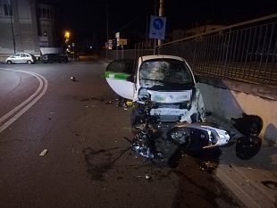 incidente-nella-notte-auto-contro-scooter-feriti-gravi-in-ospedale