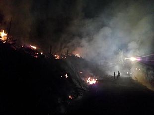 grosso-incendio-a-stazzema-fiamme-e-fumo-visibili-da-tutta-la-versilia