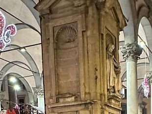 luci-di-nataale-accese-al-mercato-del-porcellino