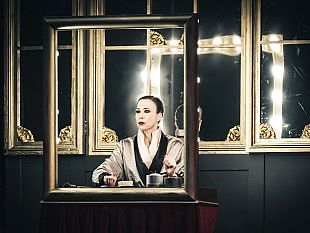 veronica-pivetti-in-viktor-und-viktoria-al-teatro-verdi-di-firenze