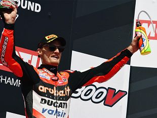 sbk-chaz-davies-domina-a-imola