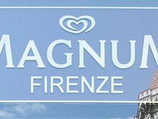 magnum-apre-in-piazza-duomo-a-firenze