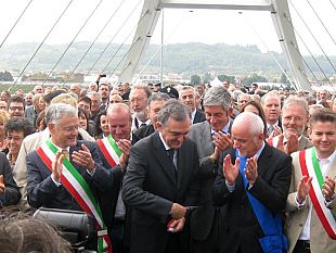 nuovo-ponte-sullarno-leonardo-collega-montevarchi-a-terranuova