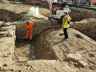 gli-scavi-archeologici-di-piazza-beccaria-aprono-al-pubblico