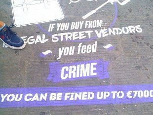 educazione-civica-a-firenze-regole-scritte-con-lo-yogurt