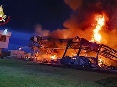 incendio-della-silo-spa-di-san-bartolo-a-cintoia