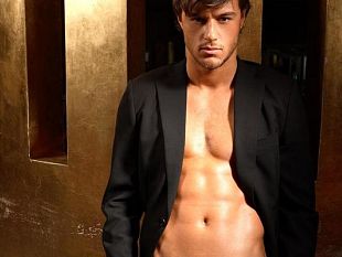 b108121620-aperitivi-buffet-e-party-on-the-beach-per-ferragosto