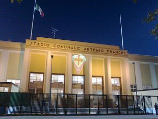 b205091112-fiorentina-cagliari-anticipata-alle-15-concerto-di-antonacci-troppo-vicino