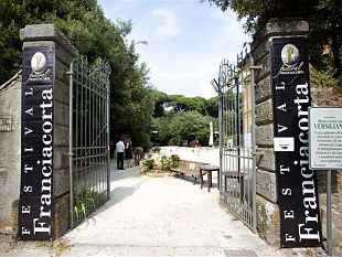 b106231654-il-festival-franciacorta-inaugura-l-estate-della-versilia