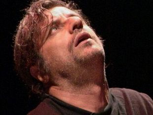 a507272249-gavorrano-venerdi29-luglio-2005-alle-ore-21-30al-teatro-delle-rocce-di-gavorrano-e-di-scena-alessandro-bergonzoni-con-lo-spettacolo-predisporsi-al-micidiale-premio-della-critica-2004-05