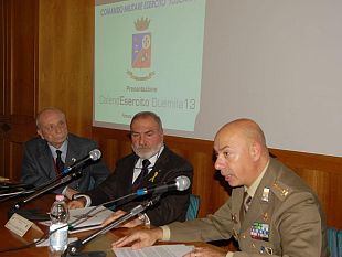 b211151008-presentato-il-calendario-dell-esercito-2013-il-cuore-delle-missioni