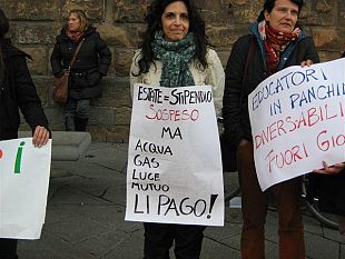 b202281429-educatori-protestano-in-piazza-signoria