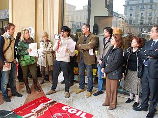 b304091515-libreria-edison-tutti-la-vogliono-ma-chi-se-la-piglia