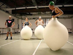 a906131550-danza-il-16-17-e-18-giugno-al-comunale-e-di-scena-firefly