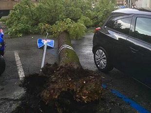 temporale-su-firenze-sottopassi-allagati-si-ferma-la-tramvia