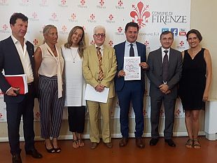 cena-per-mille-in-piazza-del-duomo-per-beneficenza