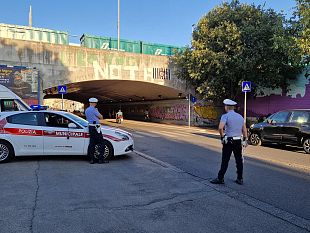 senza-patente-alla-guida-di-unauto-non-assicurata-e-sotto-sequestro