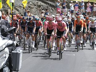 il-tour-de-france-ha-lasciato-la-toscana