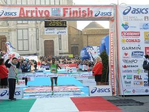 b311211426-la-carica-degli-undicimila-da-sabato-divieti-sosta-e-transito-lungo-il-percorso