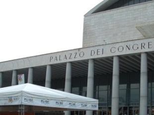 a712081930-editoria-le-immagini-da-piu-libri-piu-liberi