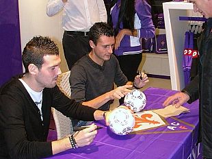 b112152331-lazzari-e-pasqual-al-fiorentina-store-dei-gigli-video