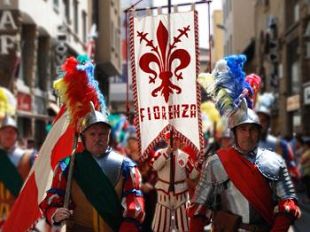 calcio-e-corteo-storico-della-repubblica-fiorentina-omaggiano-sanita-e-volontariato