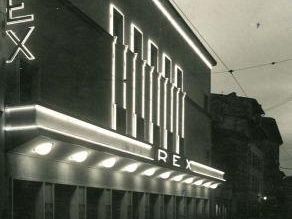 a707021540-buio-in-sala-architettura-del-cinema-in-toscana-br-mostra-convegno-allestimenti-multimediali