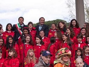 b209300722-il-piccolo-coro-melograno-al-dynamo-camp