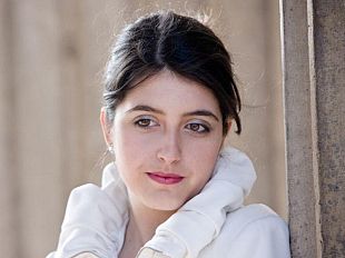 b110082349-sophie-pacini-inaugura-il-12-ottobre-la-rassegna-stagioni-in-musica-agli-uffizi