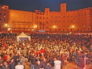 b312282154-capodanno-all-insegna-della-musica-in-piazza