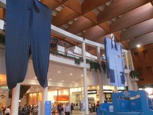 b009251759-il-pigiama-piu-grande-al-mondo-ai-gigli