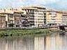 pisa-aggressioni-con-liquido-in-centro