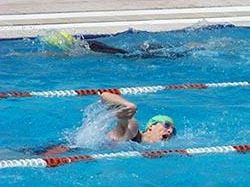 una-domenica-in-acqua-alla-piscina-di-bellariva-di-firenze