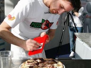 b402251323-pizza-la-migliore-in-italia-si-cucina-e-si-mangia-in-toscana-a-carrara