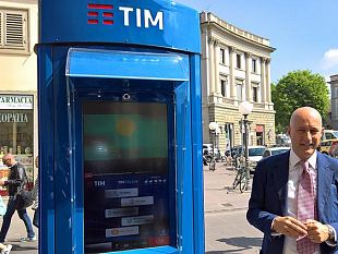 al-via-a-firenze-il-nuovo-totem-tim-city-link