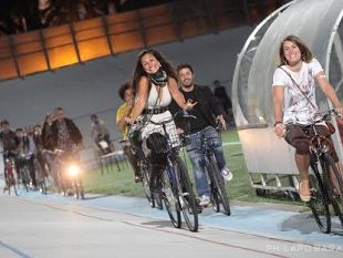 in-bici-per-firenze-tra-ponti-e-centro-con-musica-e-cibo