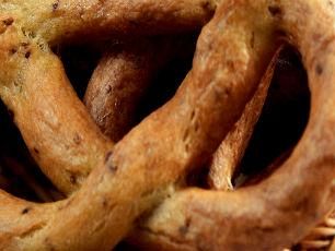 la-cipolla-di-certaldo-e-il-biscotto-salato-di-roccalbegna-protagonisti-del-quinto-piatto-dellalleanza-dei-cuochi-di-slow-food