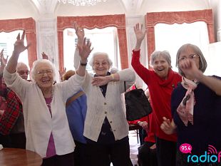 forever-happy-gli-anziani-de-il-bobolino-ballano-sulle-note-di-pharrell-williams