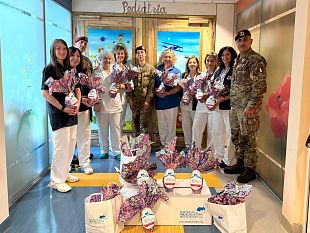 il-183-reggimento-paracadutisti-nembo-dona-uova-pasquali