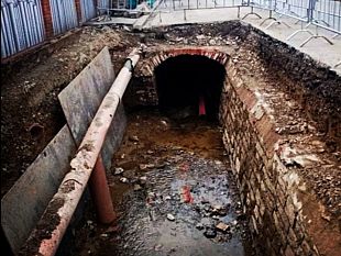 galluzzo-dai-lavori-spunta-un-corso-dacqua-sotterraneo